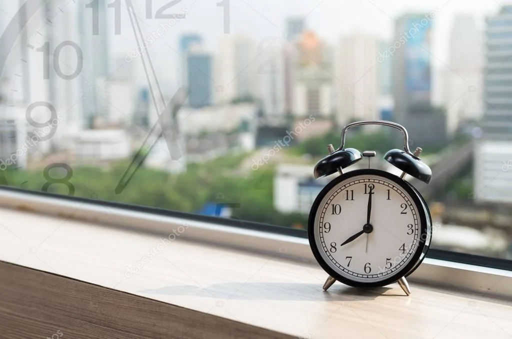 Taxi à l’heure sur le quai d’une gare